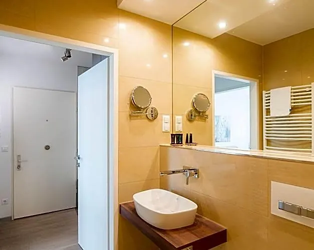 Residence, Rochusmarkt - Mitte 3*